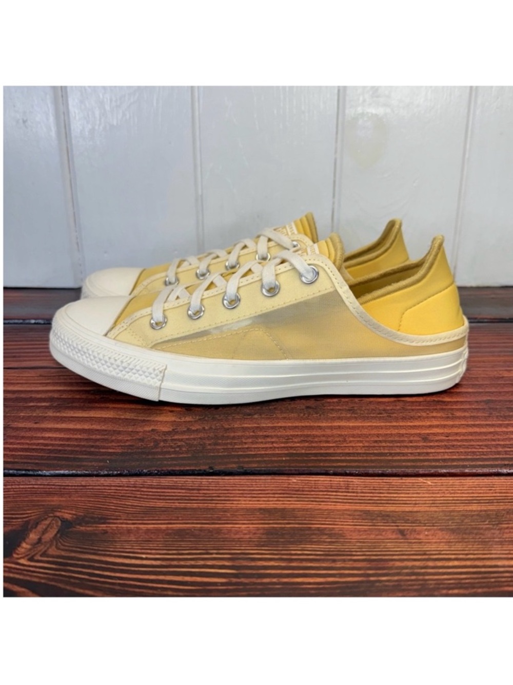 Converse Chuck Taylor All Star Crush Heel Low Top Sneakers Women’s 8.5 Yellow